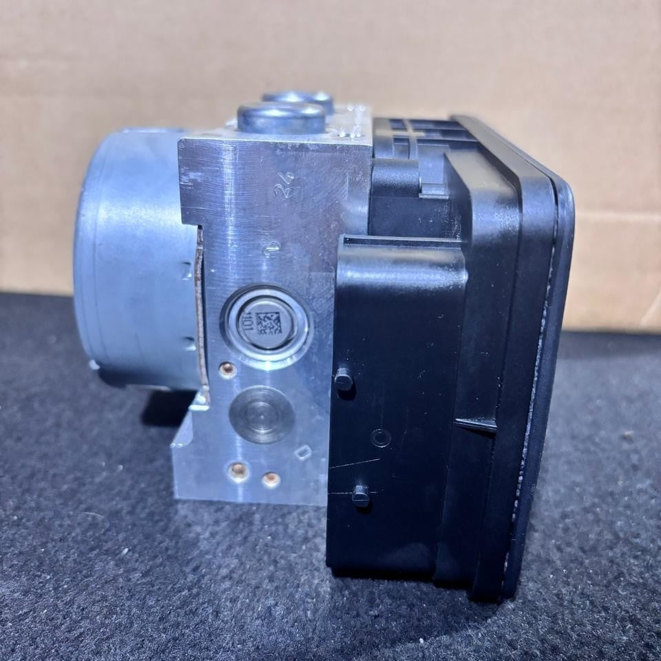 OEM 2012-2018 BMW 328I F30 ABS Anti-Lock Brake Pump Module Unit 6875814 6875813