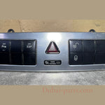 Bild in die Galerieansicht laden, 03-06 Mercedes-Benz W203 C-Class Hazard Switch Warning Button A203 8702610 OEM