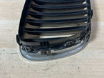 قم بتحميل الصورة إلى عارض الصور، BMW 5 Series GT F07 2009 Front Left Upper Bumper Grille Trim Chrome OEM 7200169