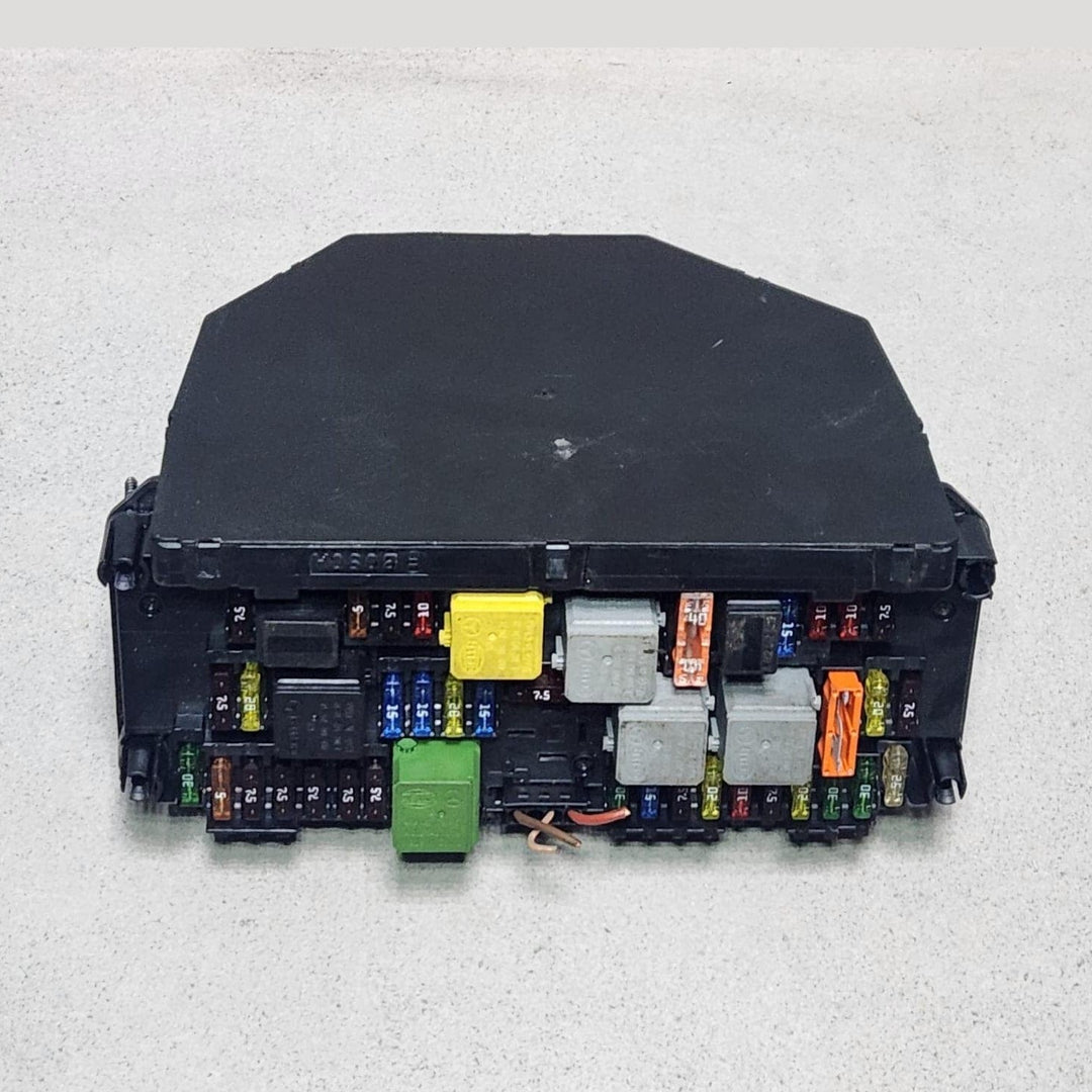 Mercedes-Benz Fuse Box A2129005722 C-Class W204 and E-Class W212