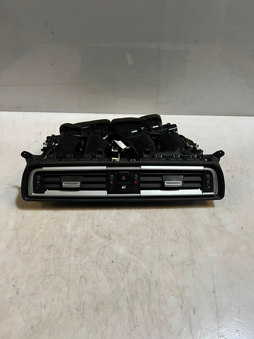 BMW 7 Series F01 F02 F03 F04 750i Center Dash Air Vent 9115859 OEM RHD