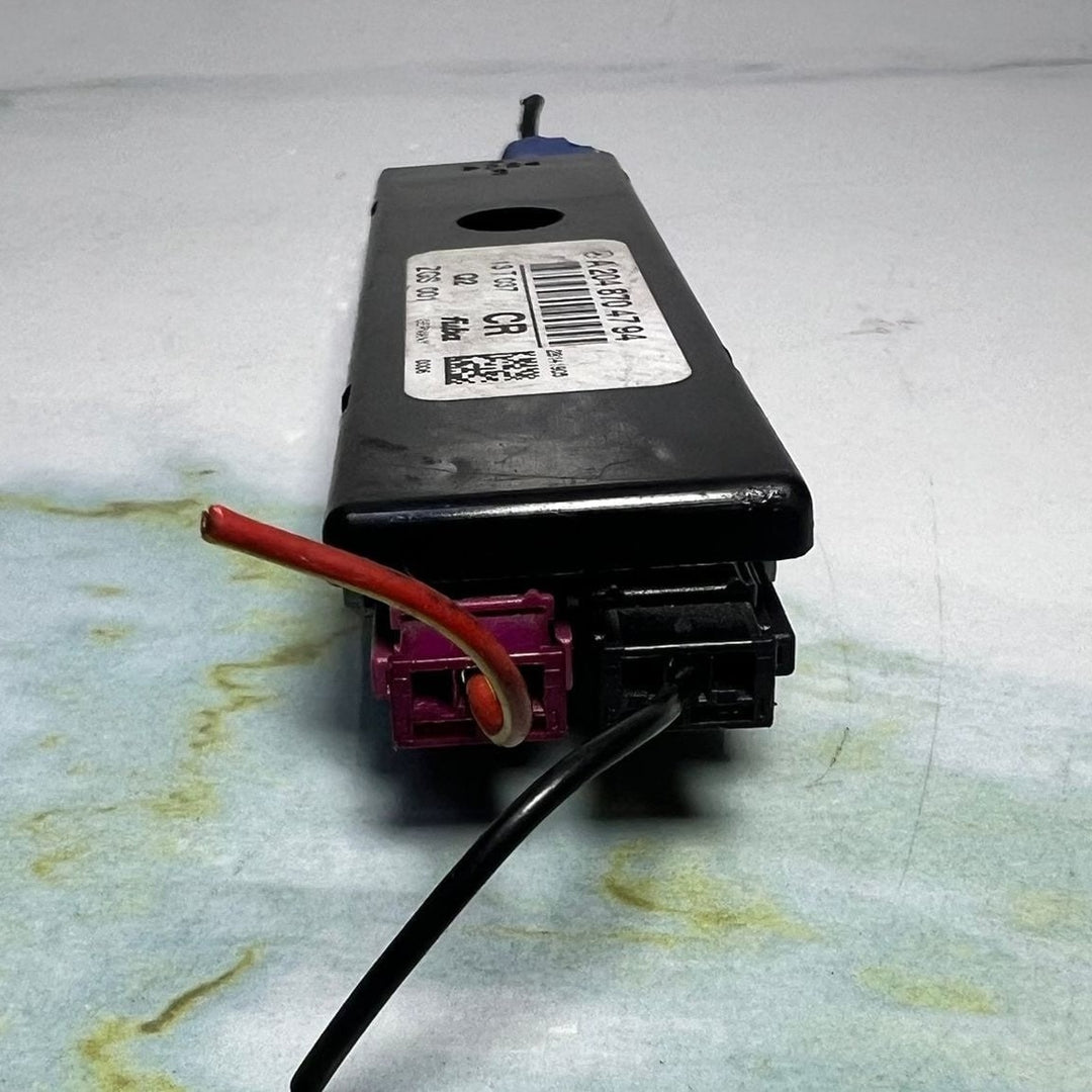 Mercedes Antenna Amplifier A2048704794 E-Class Coupe C207 W204 C-Class