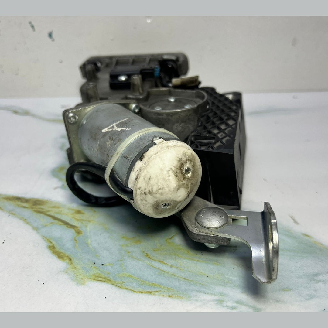 Mercedes Tailgate Lift Motor A2128203642 C-Class W204 E-Class W212