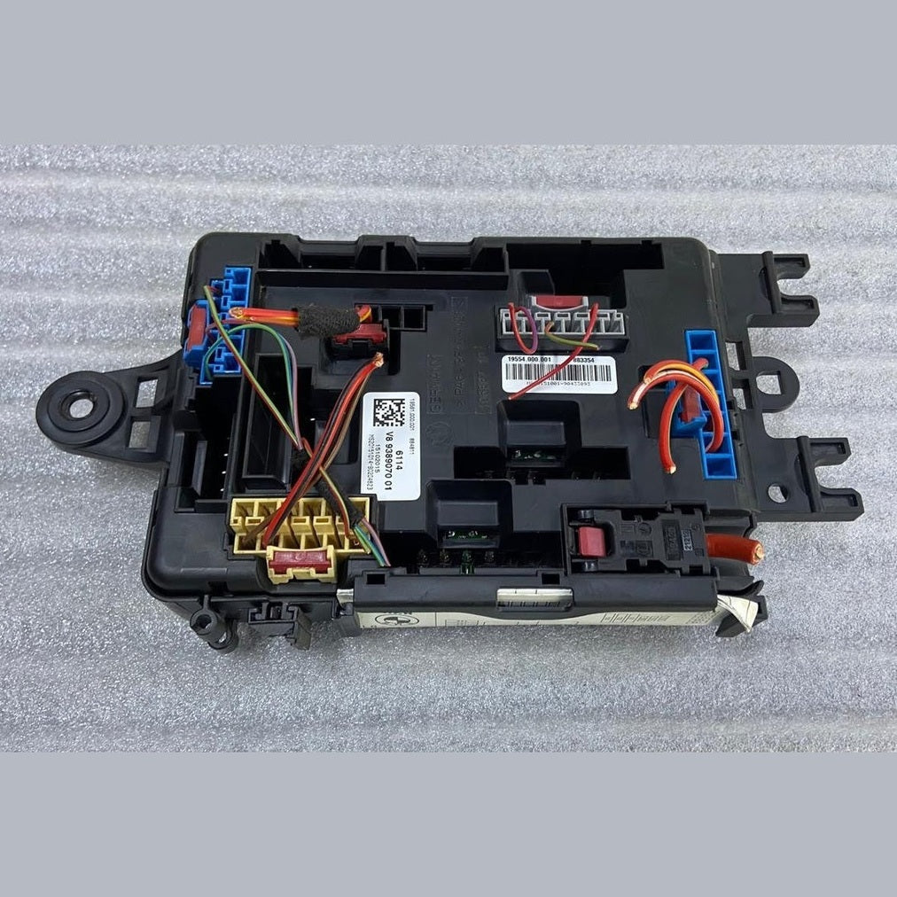 OEM BMW 4 SERIES F33 REAR FUSE RELAY POWER DISTRIBUTION BOX 9389070