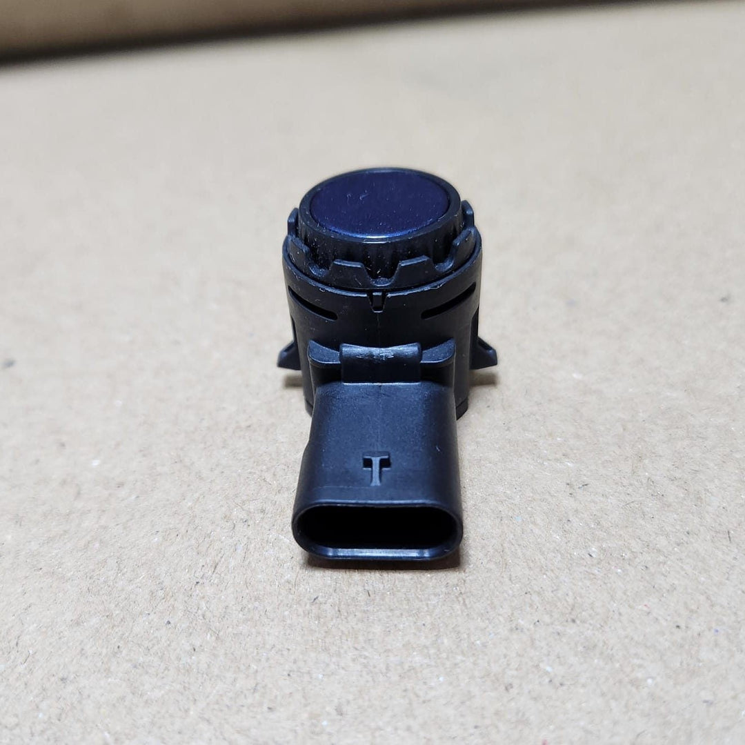 Genuine BMW Park Ultrasonic Sensor 9472277. F40 F44 G20 G11 G12 F91 G15