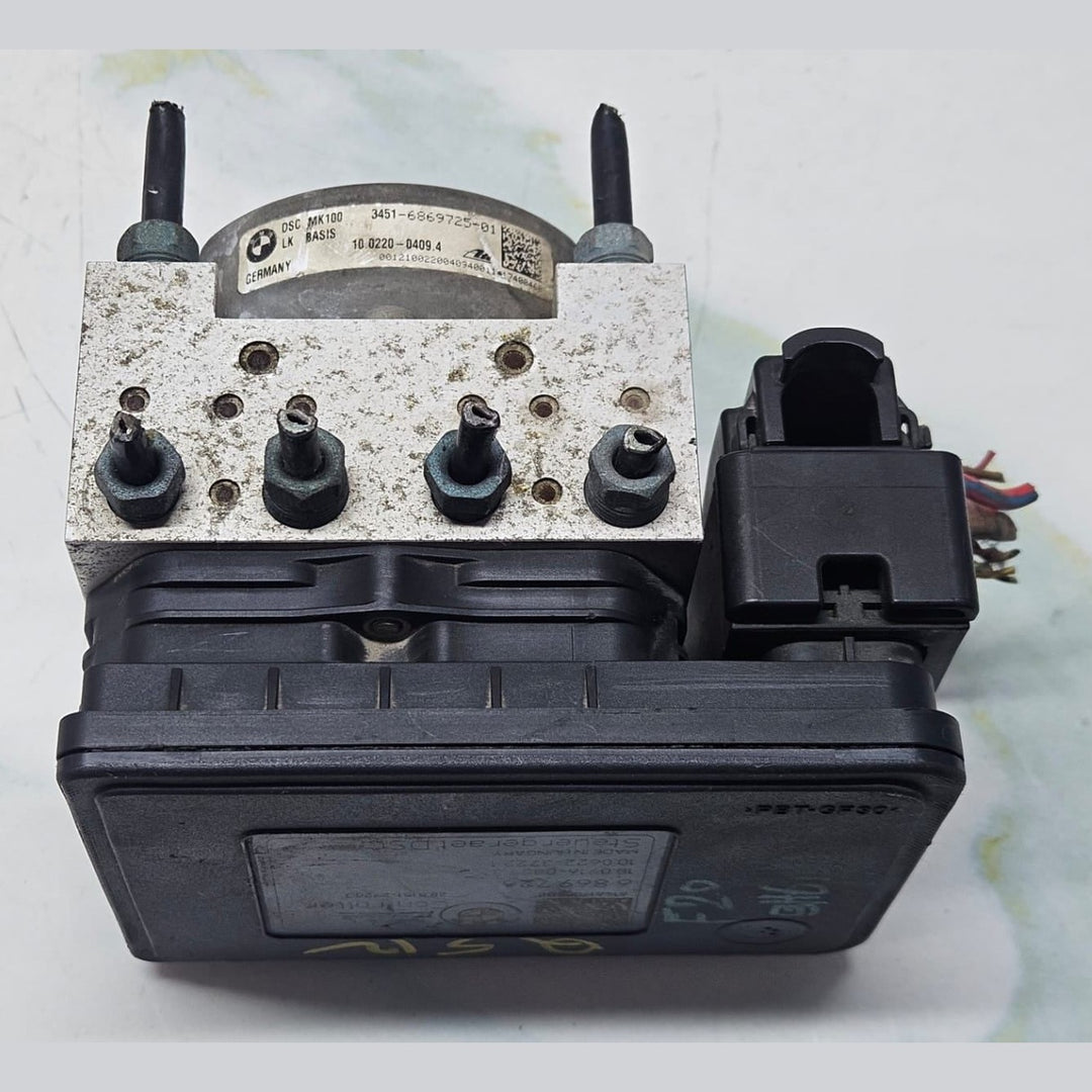 2014-2015 BMW 320i Anti Lock Brake Pump Module 6869726