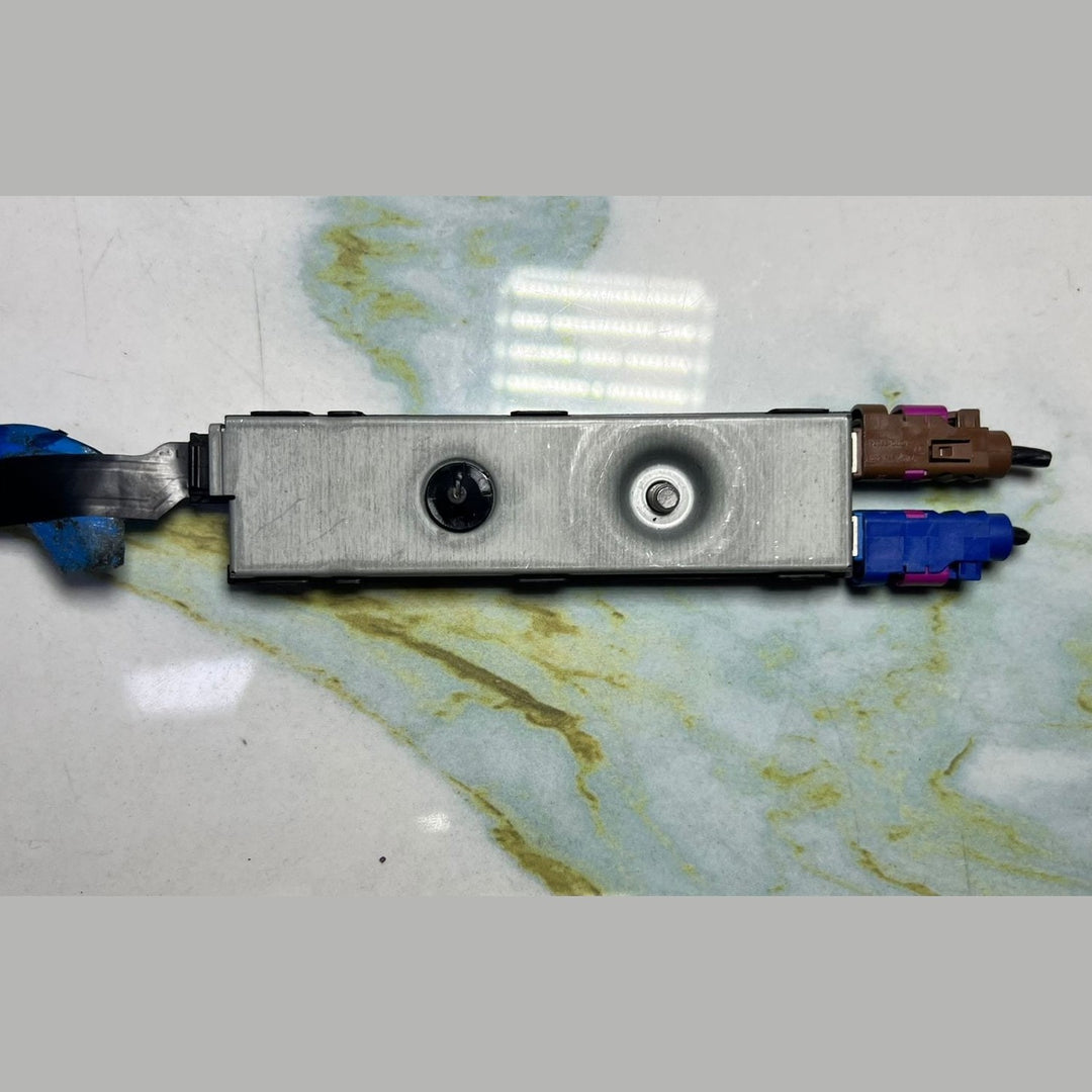 Mercedes Antenna Amplifier A2139052610 S-Class W222 W213 E-Class