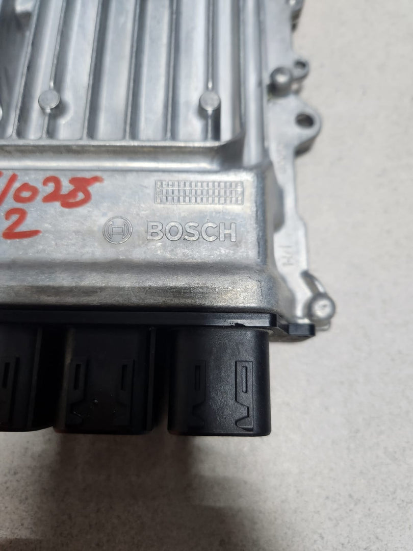 BMW F30 F31 F32 F33 F34 F35 B48 330i 430i Engine Control Unit DME 8676533 OEM