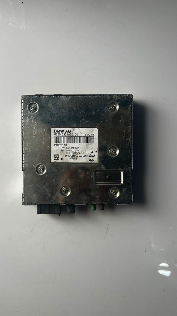 BMW X5 F15, X3 F25, and F01 Video Control Module 9321039 