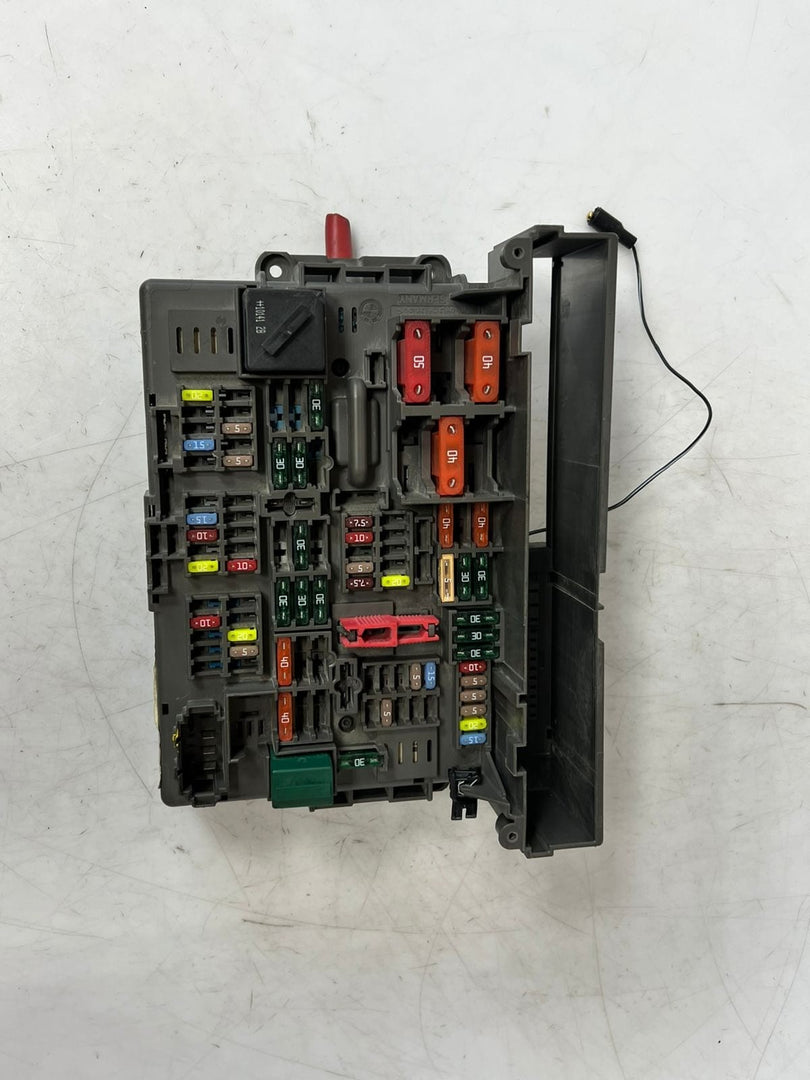 2008-2015 BMW 328i E81 650I Power Distribution Fuse And Relay Box 9119445 OEM