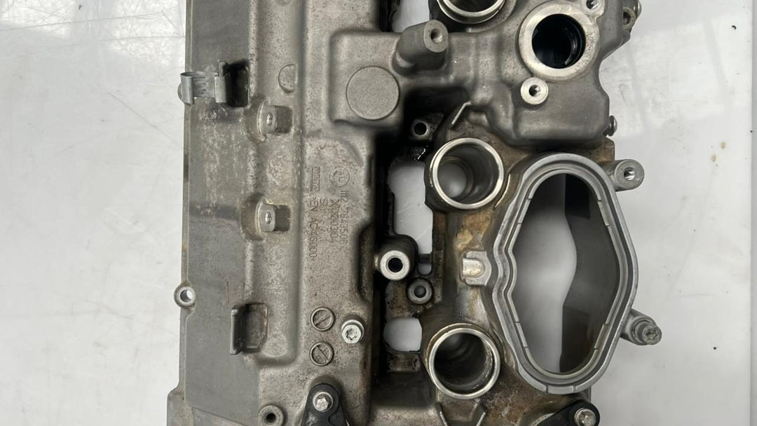 OEM right valve cover for 2012-2016 BMW F10 M5 with S63 engine. 7843506