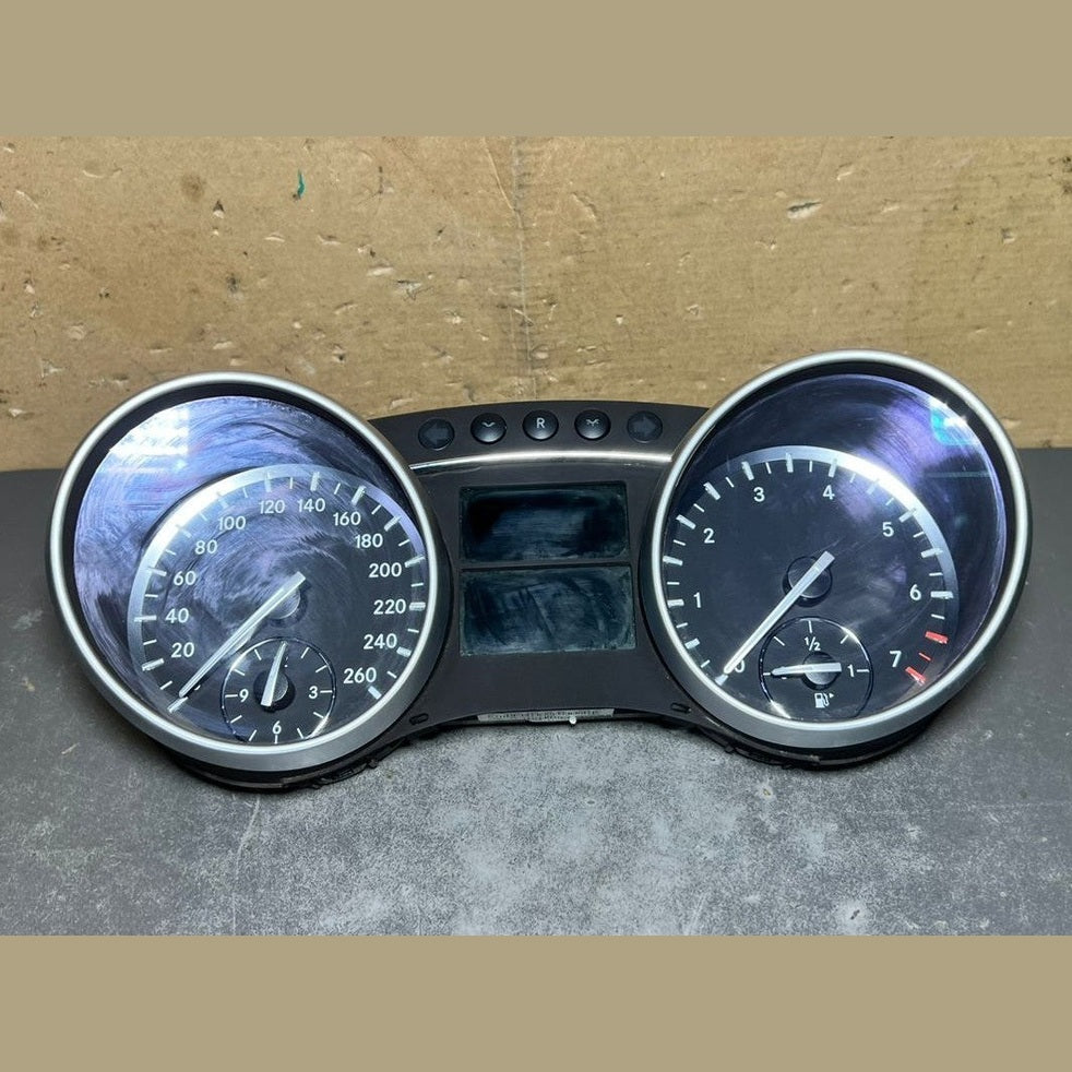 07-13 Mercedes-Benz W164 GL ML Instrument Cluster Speedometer A251 9005800 OEM