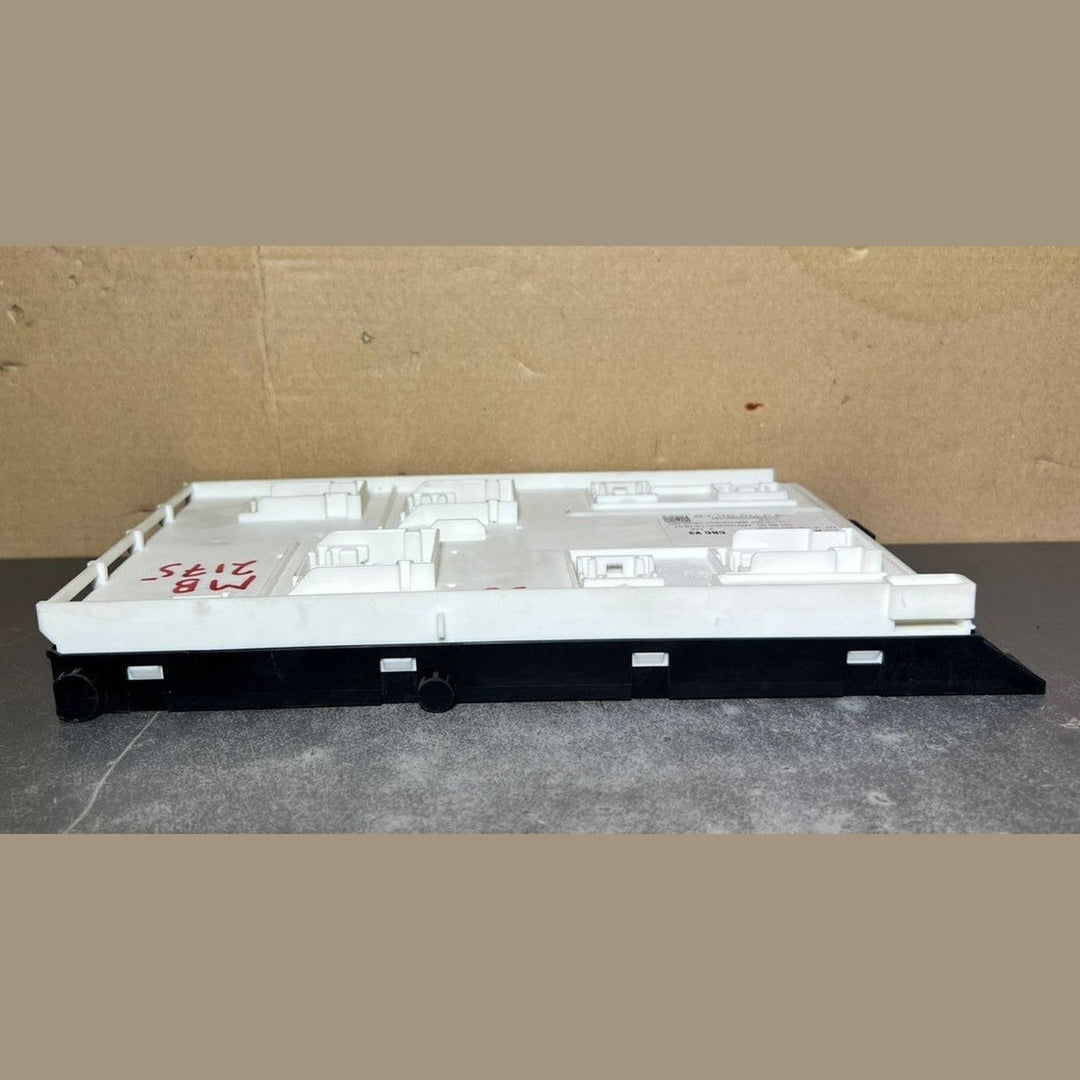 Mercedes-Benz W156 GLA GLC Front SAM Body Control Module Unit A156 9005303 OEM
