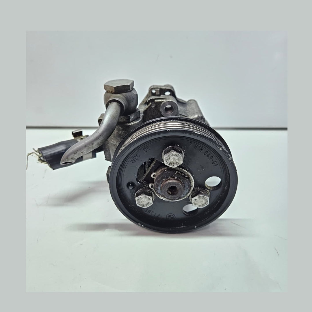 6798865-2011-2015 BMW X1 E84 sDrive20i 2.0L Engine Power Steering Pump OEM 