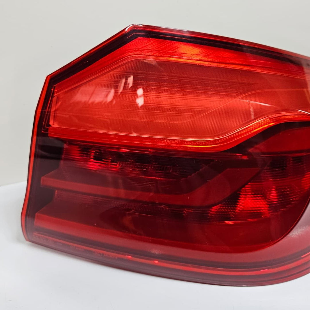 OEM BMW 5 Series G30 Tail Light Right Side 7376464 2016-2018