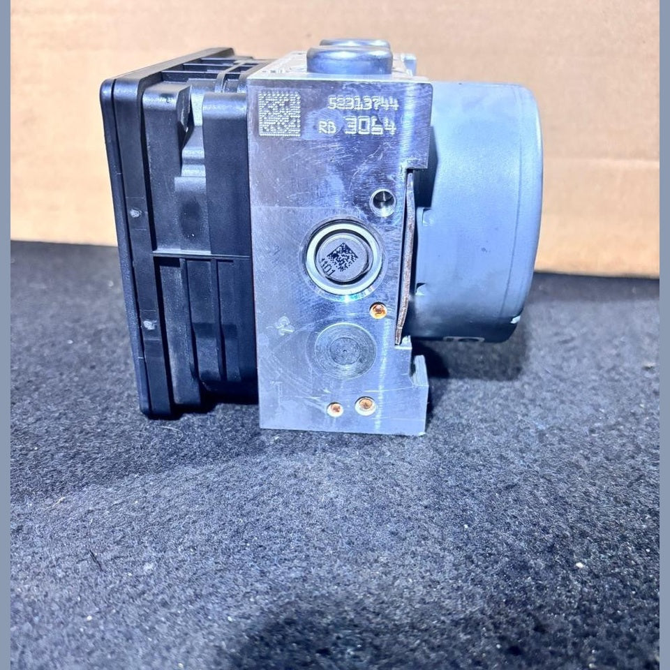 OEM 2012-2018 BMW 328I F30 ABS Anti-Lock Brake Pump Module Unit 6875814 6875813