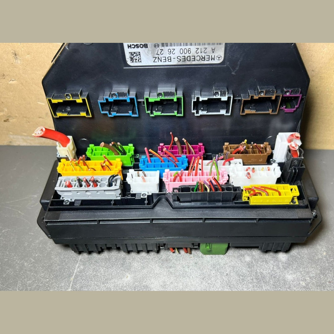 10-16 Mercedes-Benz W212 W204 Front SAM Module Relay Fuse Box A212 9002627 OEM