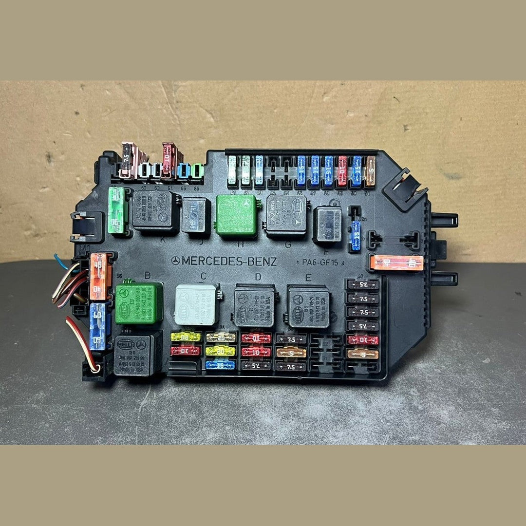 Mercedes W221 S-Class Front Fuse Relay Box SAM Control A221 5403150  A2215402862