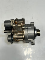 Bild in die Galerieansicht laden, BMW N54 N55 E90 E92 E60 E71 Z4 X3 X5 X6 135i High Pressure Fuel Pump 7613933 OEM