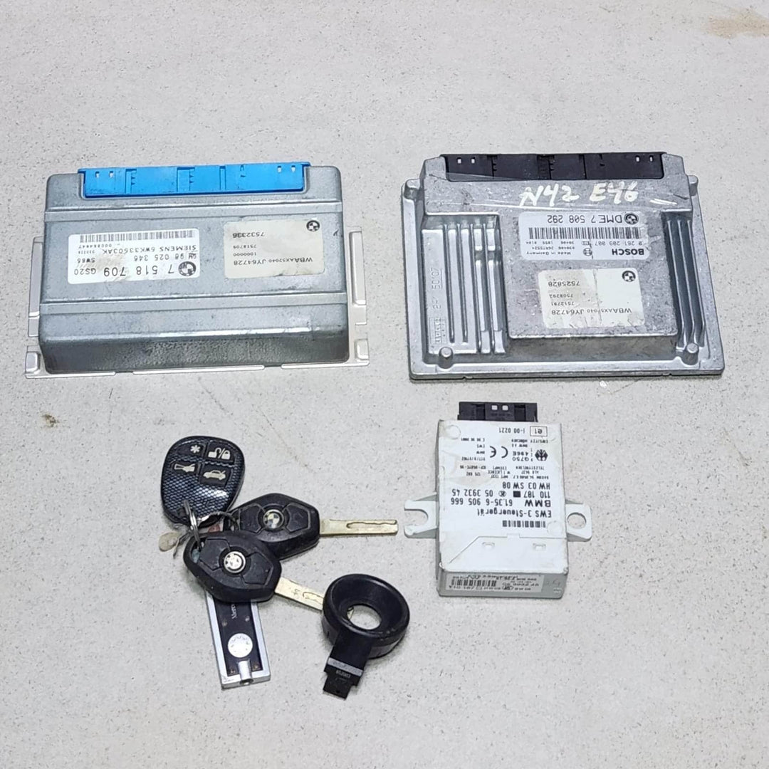 1998-1999 BMW 318i Engine Control Unit 7508292 3 Series E46 318i