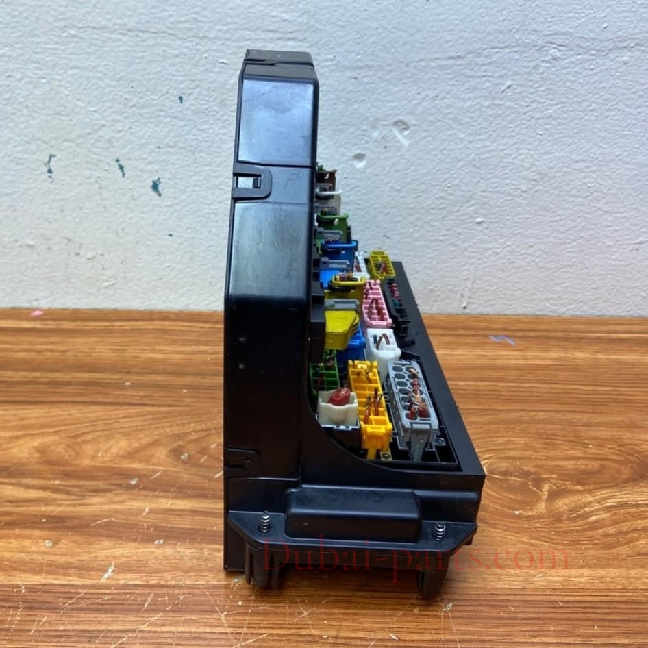Mercedes-Benz Front SAM Fuse Box Control Module A2129003514  C-Class W204 W212