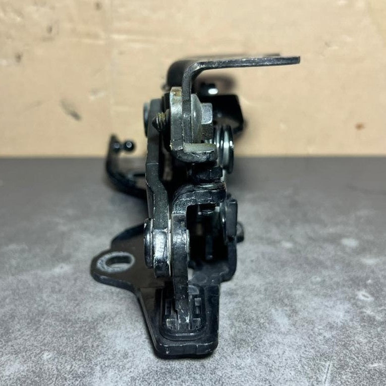 2015-2020 Mercedes-Benz S-Class W222 Front Left Side Bonnet Hinge A222 8800128