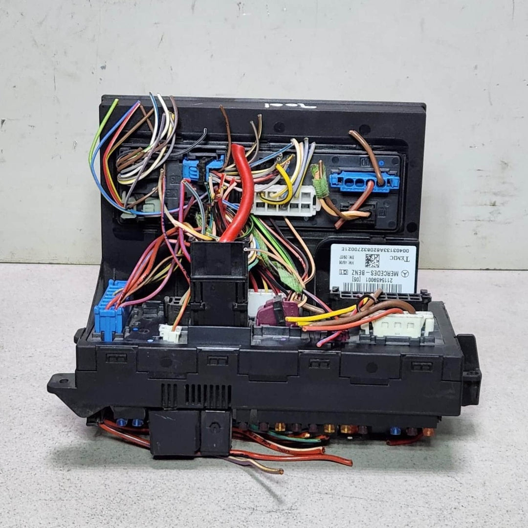 2003-2007 Mercedes-Benz E320 Front Sam Control Unit Fuse Box 2115459001