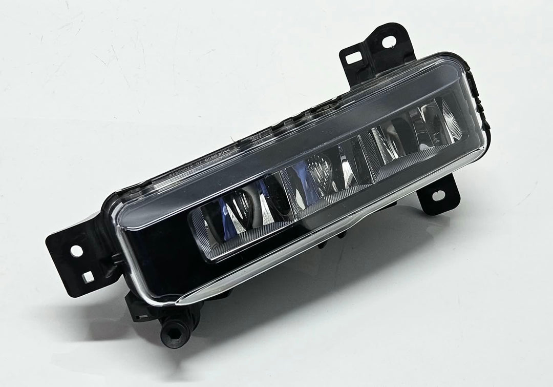8089525-2018-2022 BMW X5 G05 B57 RHD Front  Left Fog Light OEM