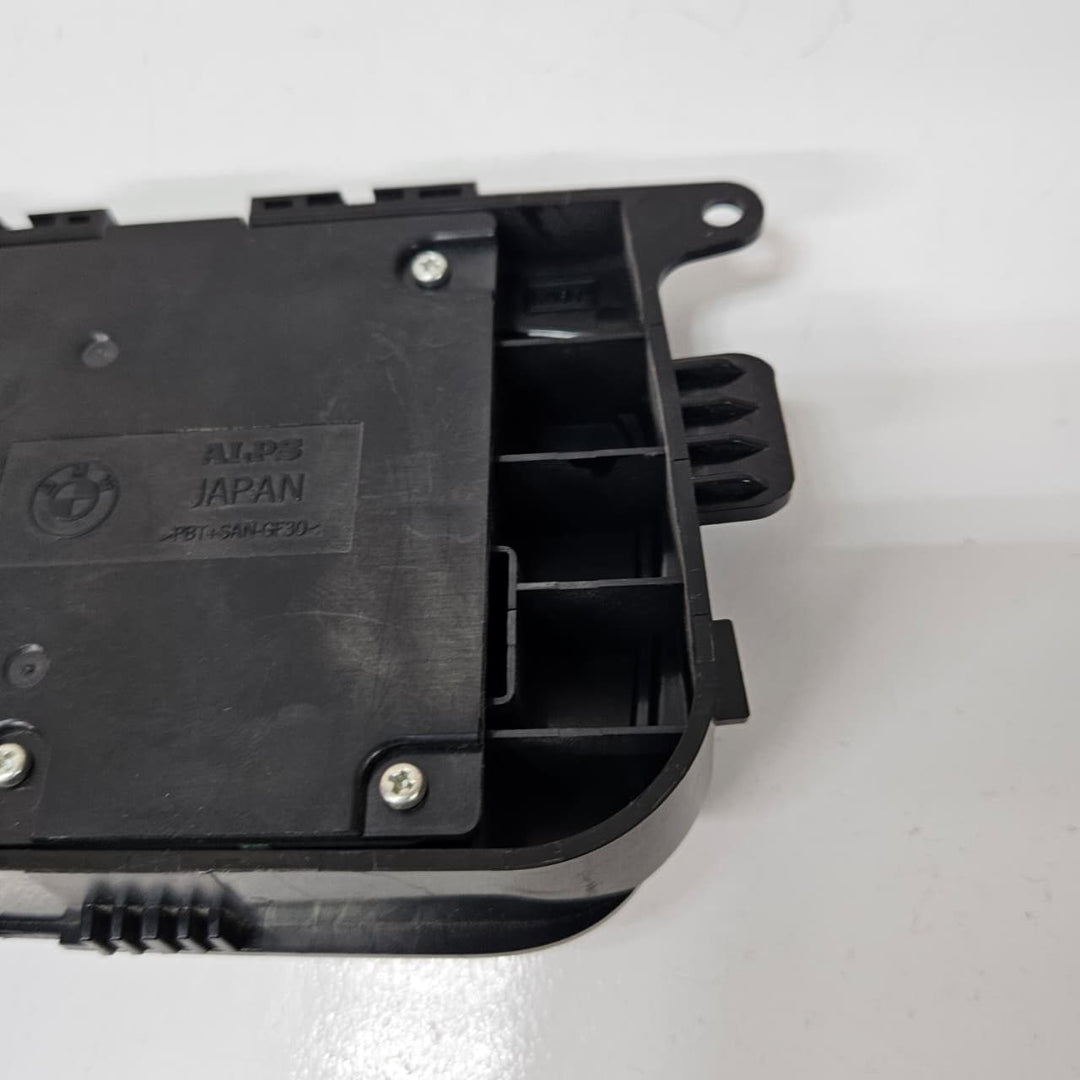 2022 BMW  3 Series G20 i4 G26 Front Left Seat Control Switch 9390105