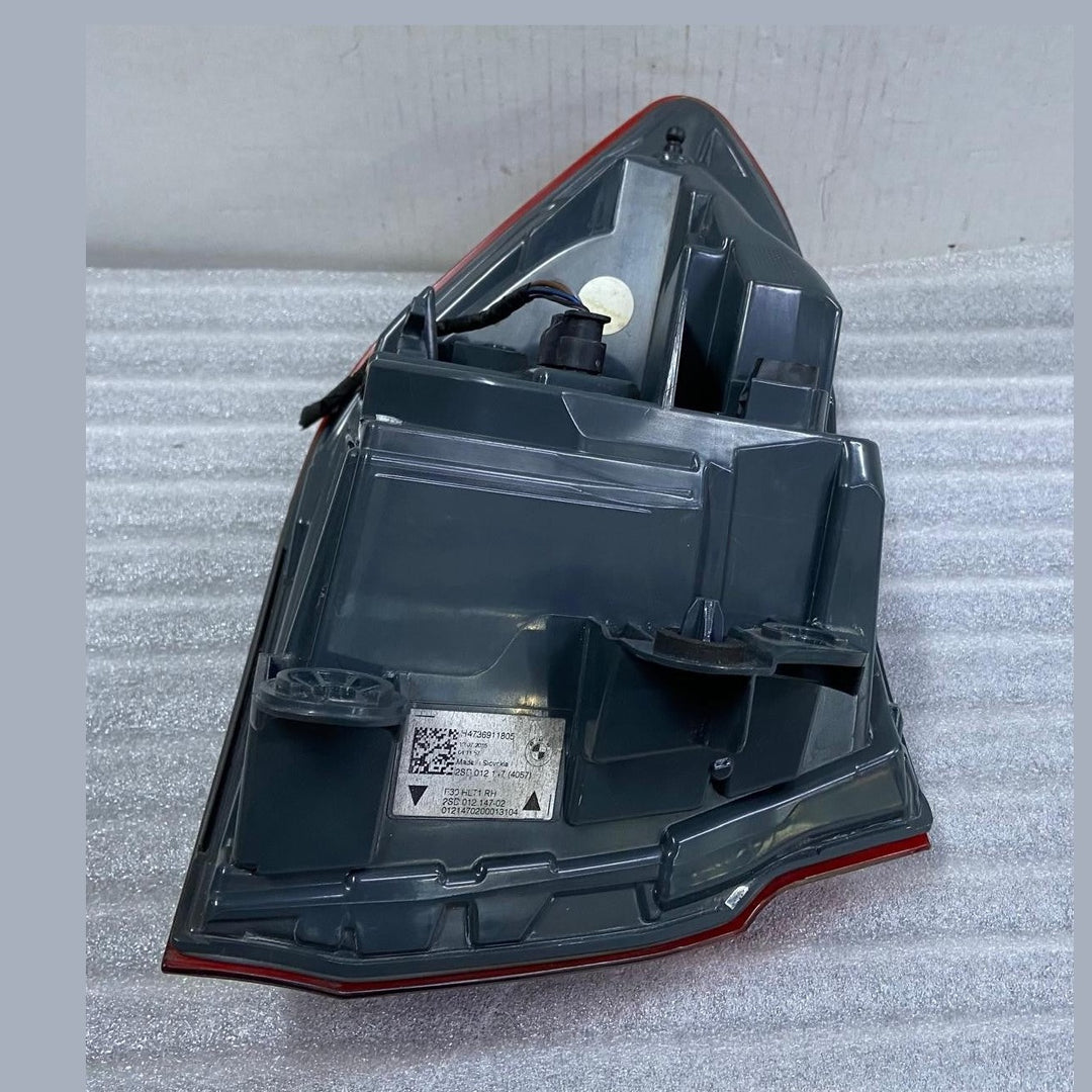 OEM BMW 3 SERIES F30 F80 LCI REAR TAIL LIGHT ON BODY RIGHT SIDE 7369118