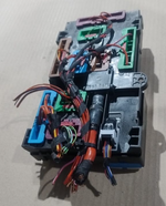 قم بتحميل الصورة إلى عارض الصور، BMW F98 F97 X4 X3 G01  M BODY FUSE BOX CONTROL MODULE OEM  6828074
