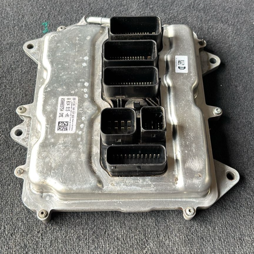 BMW F01 F02 F06 F07 F12  550i 650i 8 614 ENGINE CONTROL UNIT MODULE - 8614915