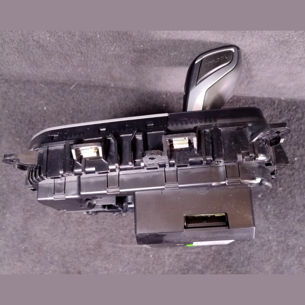 BMW 2 Gran Coupe F44 Gear Shifter and idrive with switch board 5A5C4A0 2022 RHD
