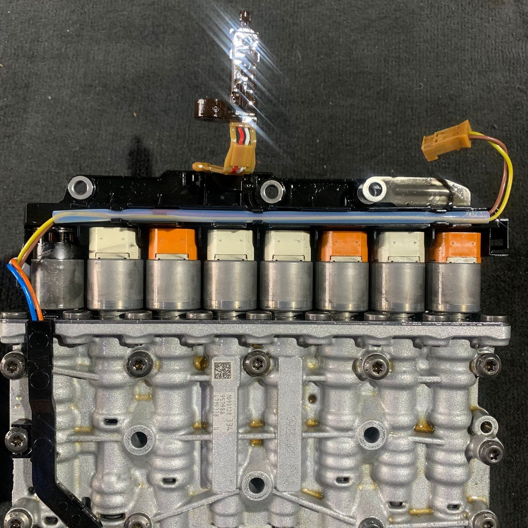 BMW F10 520I 528I N20 TRANSMISSION VALVE BODY GA8HP45 P/N 8632475