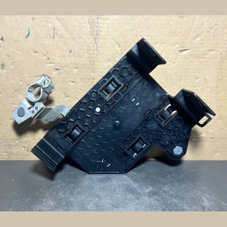 18-22 Mercedes-Benz W247 W118 CLA Battery Fuse Box Current Limiter A247 90636603