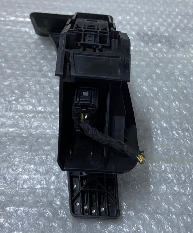 OEM BMW F44 G20 G21 G26 X3 G01 X4 ACCELERATOR PEDAL THROTTLE PEDAL GAS- 6889820