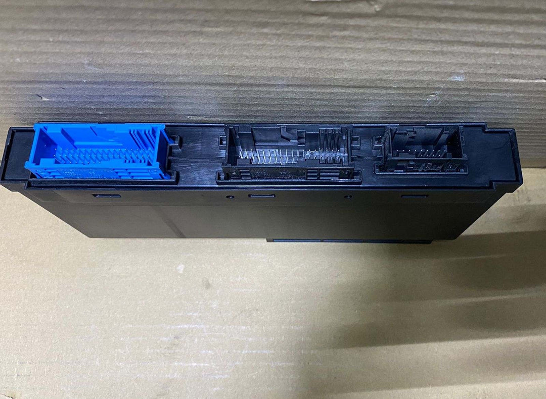 2011-2016 BMW 535i Junction Box Control Module 9228492 5 528i, 535i, and 550i