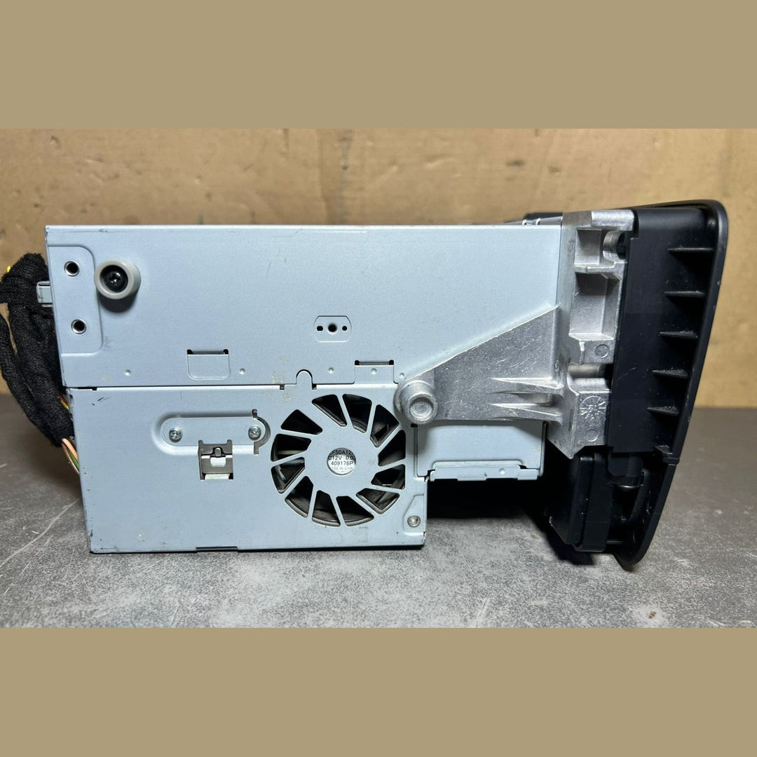 2013–2015 Mercedes-Benz W246 CLA Head Unit CD Player A246 9006015 OEM