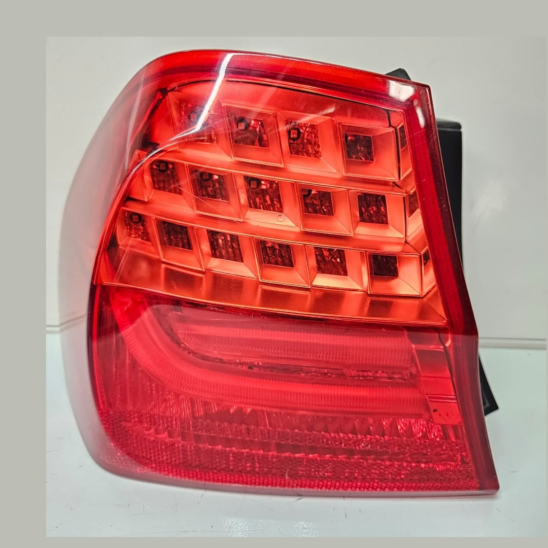 4871731-2008-2011 BMW 3 Series E90 E91 LCI 328i Rear Taillight Left Side OEM