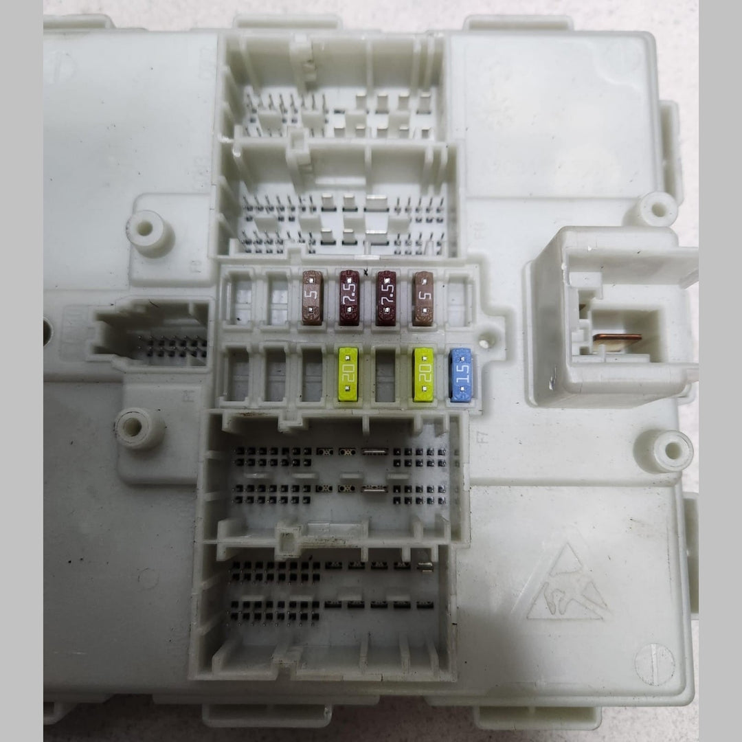 2016 BMW M5 Body Domain Control Module 8801716 5 Series G30 G31 