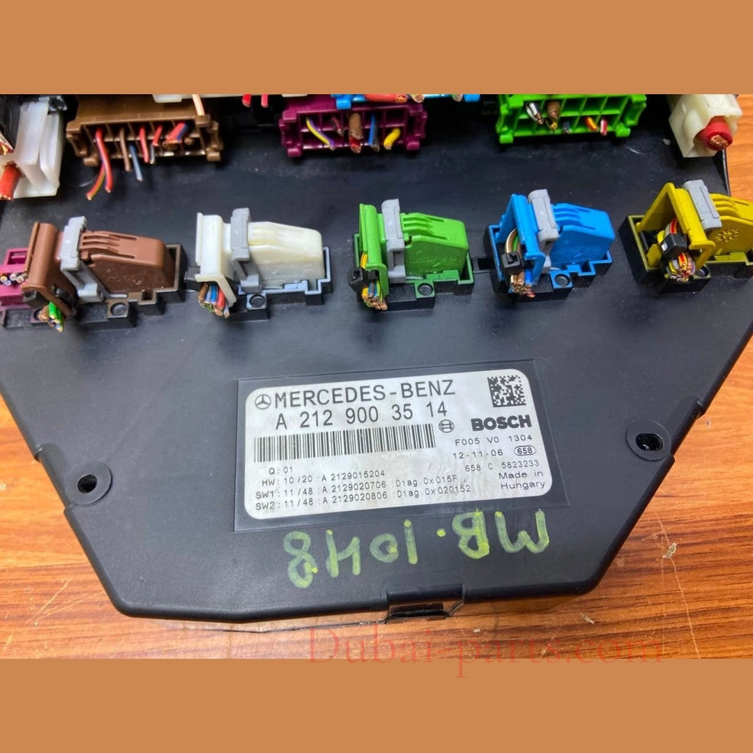 Mercedes-Benz Front SAM Fuse Box Control Module A2129003514  C-Class W204 W212