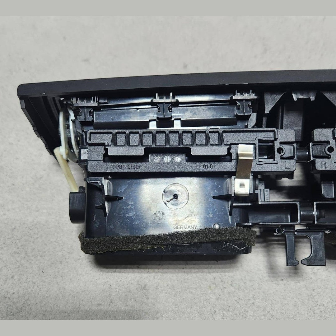 BMW Dashboard Center Air Vent 92053571 Series F20 F21, 2 Series F22 F23