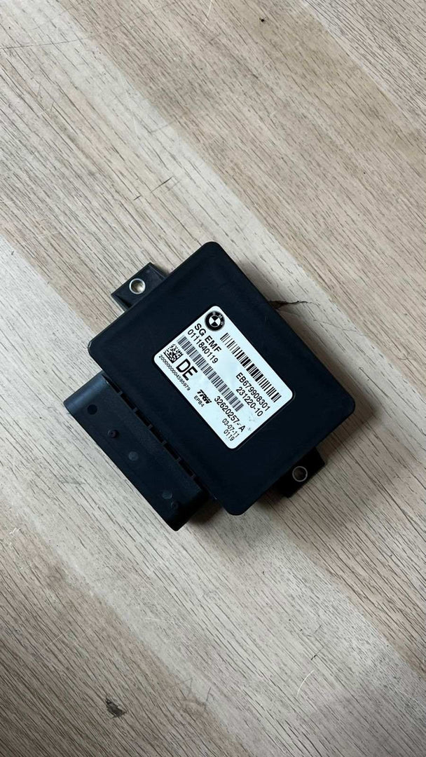 2010-2016 BMW 528i Parking Brake Control Module 32620257 5 Series F10 F11 models