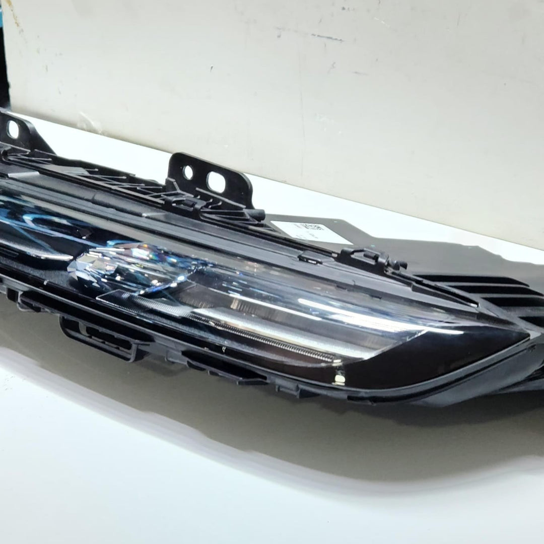 2023-2024 BMW 7 Series Left Headlight CRYSTAL 9879935 7 Series G70 OEM