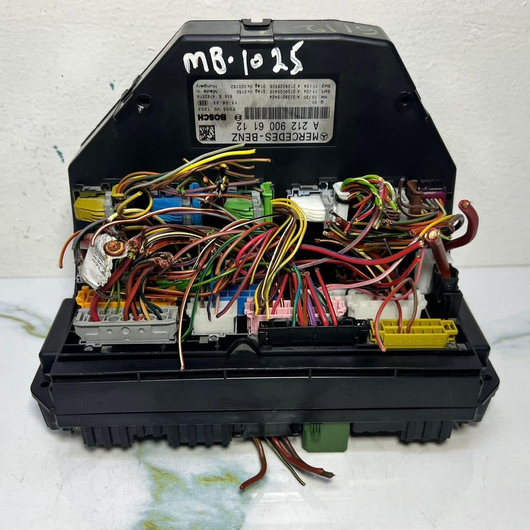 2011-2013 Mercedes-Benz CLS63 AMG Fuse Box A2129006112 W218 CLS63 AMG, E63 AMG
