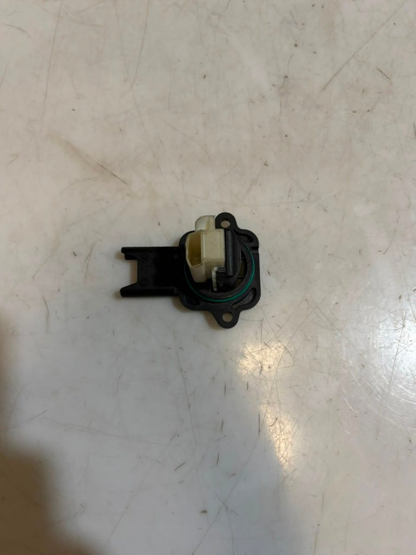 2006-2010 BMW 130i E87 E90 E91 E92 E93 325xi 330xi Mass Air Flow Sensor 7520519