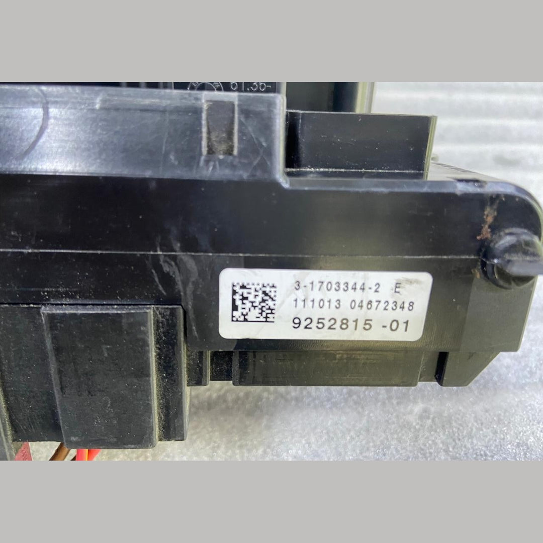 OEM BMW F10 F11 F12 Front Power Distribution Fuse Relay Box 9252815-01