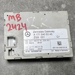 Load image into Gallery viewer, 05-11 Mercedes-Benz R171 SLK350 Central Gateway Steuergerät A171 5405045 OEM