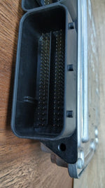 Load image into Gallery viewer, BMW Engine Control Unit 8576344 DDE F32 N47 models.