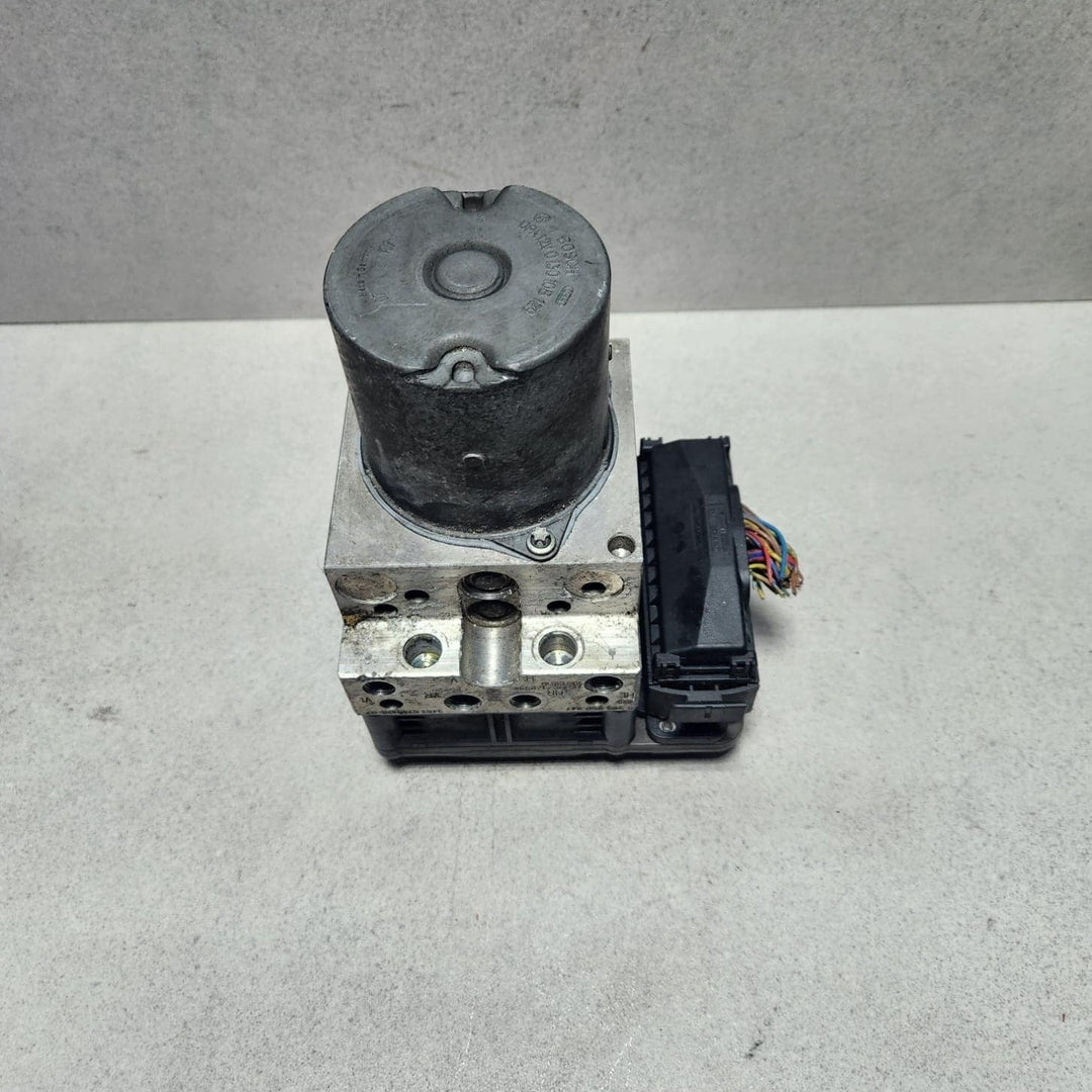 2007-2014 BMW X5 ABS Anti Lock Brake Pump Control Module 6798284 X6 E70 X5  E71
